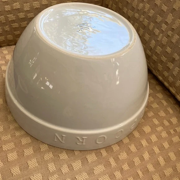 Vintage Pottery Barn Large White Ceramic Popcorn Serving Bowl or mixing bowl - Picture 11 of 12